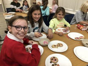 girls decorating biscuits at 1st Ryton