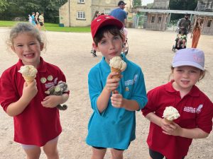 1st Hinckley members eating ice creams